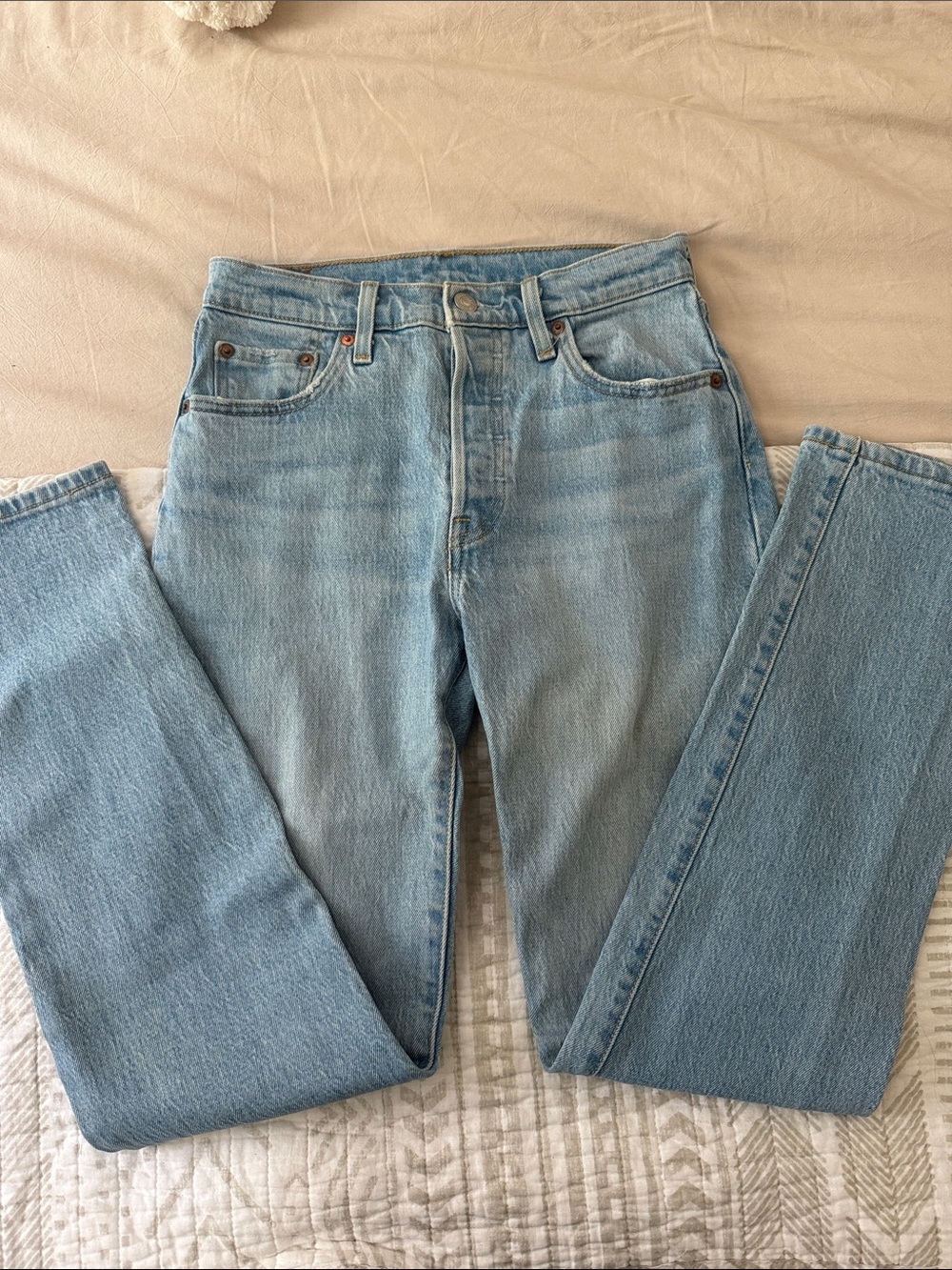 Levi’s Women’s Light Blue High-Rise Straight Jeans